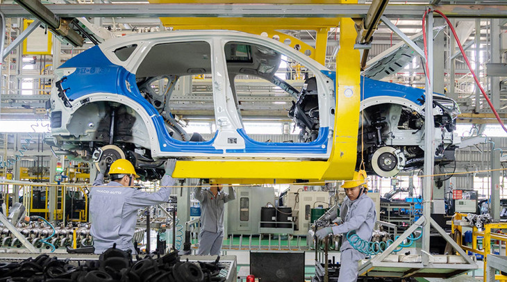 Thủ tướng giục Bộ Tài chính trình giảm phí trước bạ ôtô trong nước