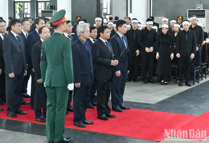 Đoàn Bộ Giao thông vận tải viếng Tổng Bí thư Nguyễn Phú Trọng