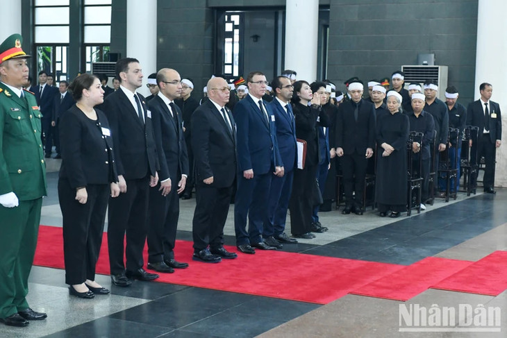 Đoàn Algeria viếng Tổng Bí thư Nguyễn Phú Trọng.