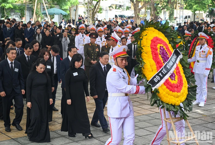 Đoàn Bộ Y tế viếng Tổng Bí thư Nguyễn Phú Trọng