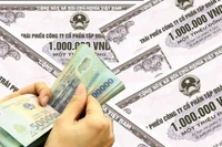 Thông tư số 30/2023/TT-BTC lại được ví là cái “phao” cứu nhà đầu tư, trong bối cảnh nhiều doanh nghiệp không thể trả được nợ gốc và lãi trái phiếu. Ảnh minh họa: Nhã Chi