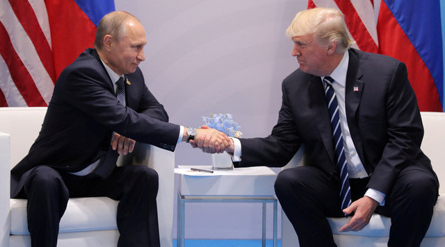  Cuộc họp của ông Trump và ông Putin diễn ra bên lề hội nghị thượng đỉnh G20 ở thành phố Hamburg của Đức ngày 7/7. (Ảnh: Reuters) 