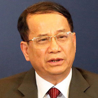 Xăng dầu giảm giá, tăng thuế là hạ sách ảnh 1