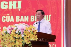 Đồng chí Nguyễn Văn Út phát biểu nhận nhiệm vụ.