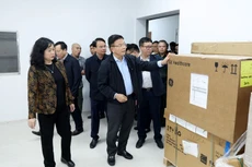 Phó Thủ tướng Lê Thành Long kiểm tra cơ sở vật chất tại Cơ sở 2 Bệnh viện Hữu nghị Việt Đức và Bệnh viện Bạch Mai - Ảnh: VGP/Đức Tuân