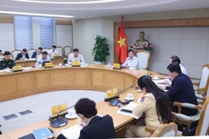 Phó Thủ tướng Trần Hồng Hà chủ trì cuộc họp về lộ trình áp dụng quy chuẩn kỹ thuật quốc gia đối với khí thải xe ô tô tham gia giao thông đường bộ - Ảnh: VGP/Minh Khôi