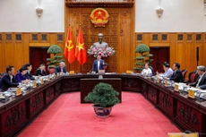 Thủ tướng yêu cầu khẩn trương hoàn thành công tác lựa chọn tư vấn khảo sát; hướng dẫn các địa phương triển khai ngay các dự án giải phóng mặt bằng; tiếp tục hoàn thiện bộ tiêu chuẩn, quy chuẩn công nghệ - Ảnh: VGP/Nhật Bắc