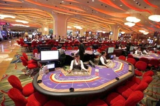 Người Việt Nam đủ điều kiện được phép vào chơi casino tại các dự án casino Phú Quốc, Hồ Tràm và Vân Đồn.