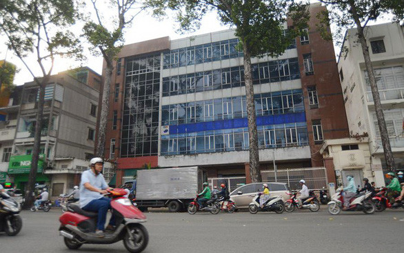 Nhà đất 51-53 An Dương Vương, Q.5 (TP.HCM) được bán với giá bèo 