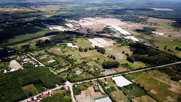 Một số người dân vẫn bám trụ trên đất dự kiến làm thảo cầm viên mới vì không biết đi đâu