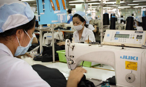 Việc kéo dài tuổi nghỉ hưu được cho là không phù hợp với người lao động làm việc trong các ngành nghề lao động chân tay. Ảnh minh họa