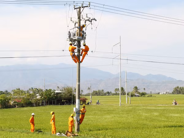 Hệ thống lưới điện nông thôn không ngừng được đầu tư cải tạo, nâng cấp