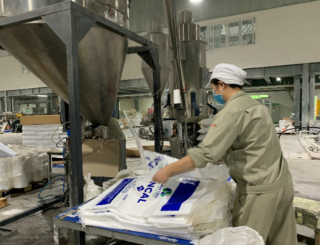 Mặc cho doanh thu thuần có sự sụt giảm nhẹ, lợi nhuận sau thuế tăng 29,4 % so với cùng kỳ.