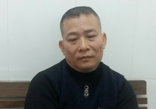 Hoàng Khắc Công tại cơ quan điều tra. Ảnh: Công an cung cấp.