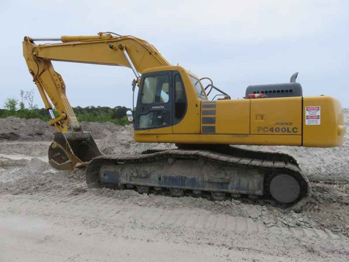 Công ty Tuấn Tú có ký hợp đồng nguyên tắc thuê thiết bị máy đào bánh xích hiệu Komatsu PC 400 LC với Công ty Tư Thửng. Ảnh chỉ mang tính minh họa. Nguồn Internet