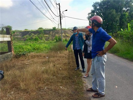Số lượng người đi xem đất có nhỉnh hơn chút so với tháng trước nhưng chủ yếu họ đi thăm dò tình hình, giá cả là chính. 