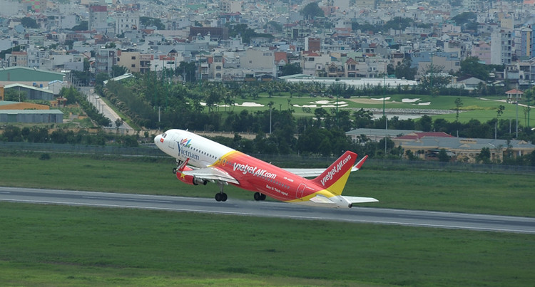 Vietjet được vinh danh “Dịch vụ hàng không uy tín chất lượng 2016”