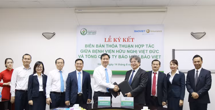 Quang cảnh lễ ký Bảo hiểm Bảo Việt hợp tác bảo lãnh viện phí cùng Bệnh viện Việt Đức