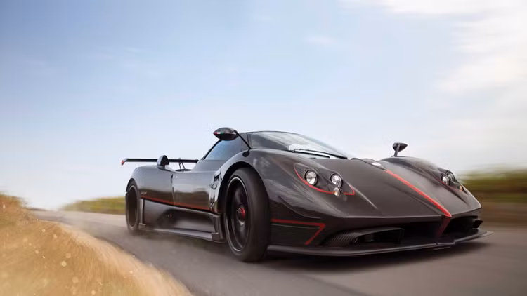 Pagani Zonda Aether, vốn là phiên bản độc nhất của hãng xe Italy, sẽ được đưa ra bán đấu giá tại một sự kiện tổ chức ở Abu Dhabi vào ngày 30/11. 
