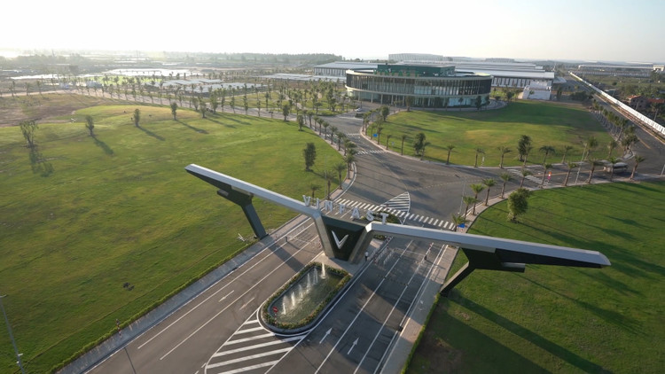 Với 21 tháng xây dựng và hoàn thiện – Nhà máy ô tô VinFast đã đạt kỷ lục thế giới về tiến độ