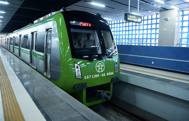 Tàu điện tuyến Cát Linh - Hà Đông chạy thử để nghiệm thu ngày 29/10. 