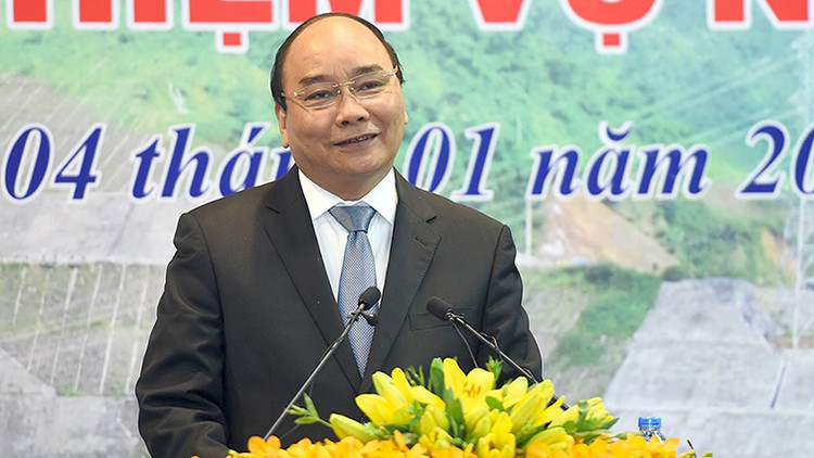 Thủ tướng Nguyễn Xuân Phúc dự Hội nghị tổng kết công tác năm 2016 và triển khai nhiệm vụ năm 2017 của EVN. Ảnh: VGP