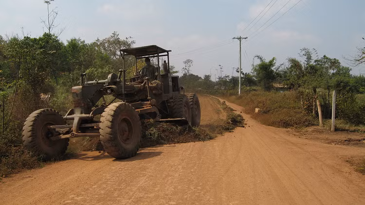 Bộ KHĐT giao chi tiết KH vốn tín dụng đầu tư phát triển của Nhà nước năm 2016 cho các DA đủ điều kiện thuộc Chương trình kiên cố hóa kênh mương và đường GTNT. Ảnh: Tường Lâm