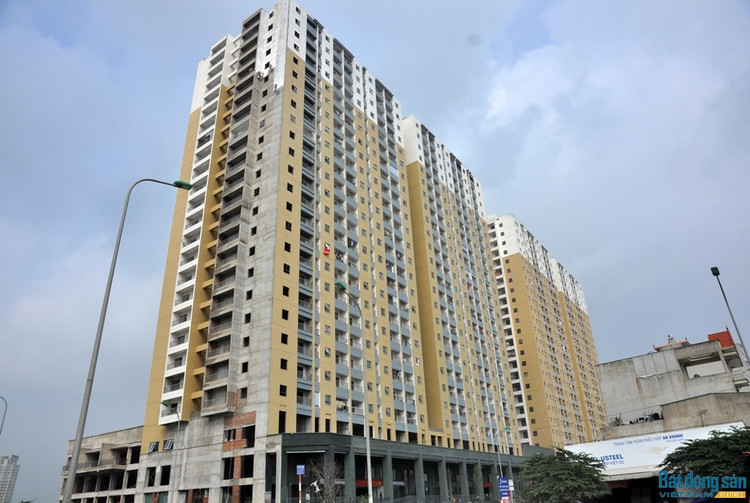 Chủ đầu tư tòa T2 chung cư Thăng Long Victory bàn giao căn hộ cho khách hàng vào ở khi chưa đủ điều kiện nghiệm thu PCCC. (Ảnh chụp tháng 3/2017). 