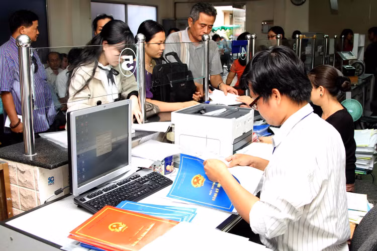 Nghị quyết 19 về tiếp tục thực hiện những nhiệm vụ, giải pháp chủ yếu cải thiện MTKD, nâng cao năng lực cạnh tranh quốc gia năm 2017. Ảnh: Khả Hòa