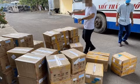 Số mỹ phẩm nhập lậu từ Trung Quốc bị cơ quan công an thu giữ