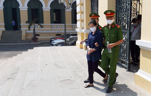 Bị cáo Đặng Thị Kim Anh lãnh 7 năm tù.