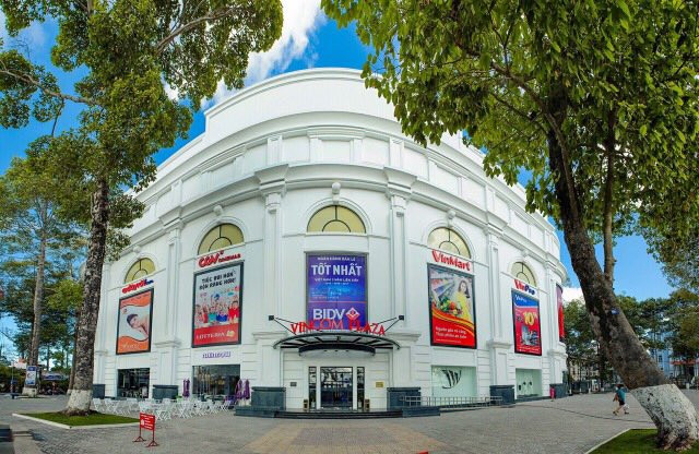 Vincom khai trương đồng loạt 5 trung tâm thương mại