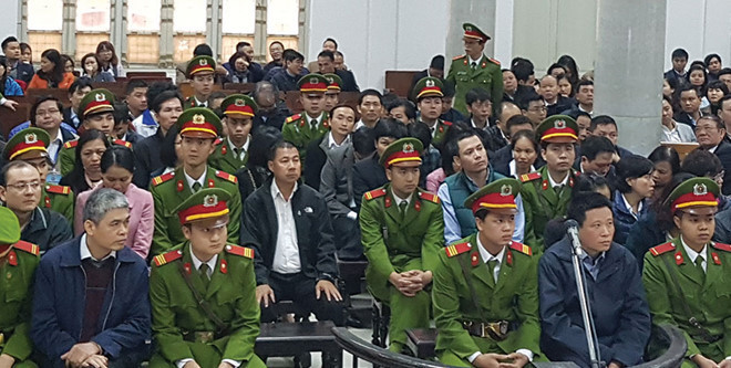 Các bị cáo tại phiên xét xử tháng 3/2017