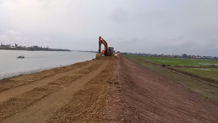 Giãn tiến độ gói thầu trăm tỷ xử lý cấp bách đê ở Nam Định