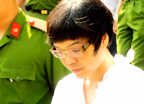 Huyền Như trong lần ra toà năm 2015.