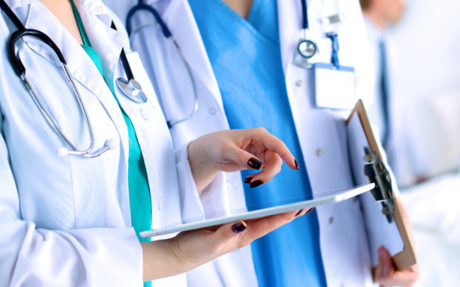 Chuyển hướng sang y tế, Sara Việt Nam (SRA) bất ngờ “ăn nên làm ra”, EPS 6 tháng tăng đột biến lên 14.393 đồng