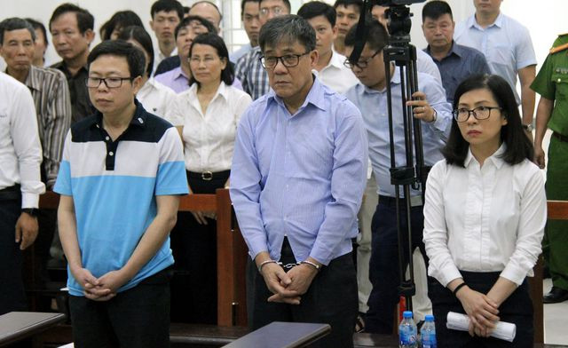 Các bị cáo tại phiên xử ngày 6/5.