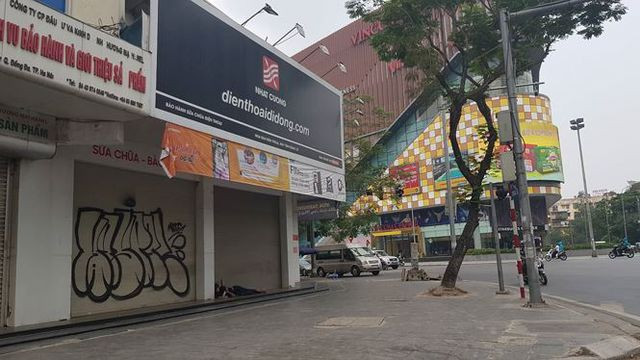 Ngày 20/5, hầu hết cửa hàng điện thoại Nhật Cường ở Hà Nội vẫn tiếp tục đóng cửa, tạm ngừng kinh doanh.