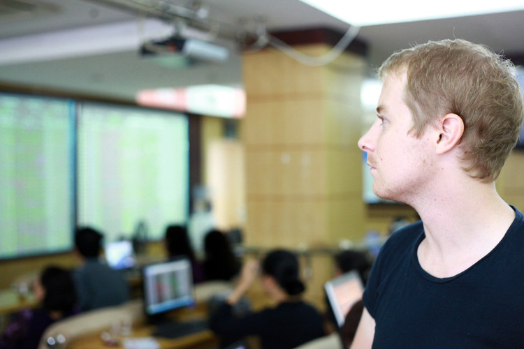 Giá trị mua ròng của khối ngoại trên thị trường chứng khoán trong tháng 11 ước đạt 343 triệu USD. Ảnh: Tường Lâm