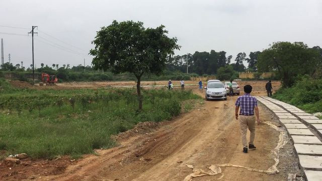 Công ty cổ phần Đầu tư Bất động sản Cổng Vàng đã quảng cáo, mở bán rầm rộ khu đất Golden Lake Hòa Lạc.