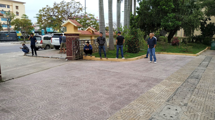 Nhà thầu cho biết, 1 nhà thầu bị cướp HSDT và 1 nhà thầu bị cản trở không cho nộp HSDT ngay trong khuôn viên của Ban Quản lý Dự án Môi trường và Biến đổi khí hậu thành phố Đồng Hới