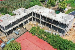 Hồ sơ mời thầu yêu cầu nhà thầu hoàn thành tối thiểu 2 công trình có loại kết cấu công trình dân dụng có hạng mục thi công xây dựng, thi công lắp đặt thiết bị vào công trình. Ảnh: Song Lê 