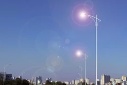 Nhiều gói thầu cung cấp dịch vụ chiếu sáng công cộng tại Hà Nội chỉ thu hút 1 nhà thầu tham dự. Ảnh: Tiên Giang