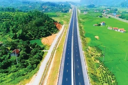 Dự án Đầu tư đoạn tuyến cao tốc Sơn La - Điện Biên - cửa khẩu Tây Trang (giai đoạn 1) được thực hiện theo hình thức đầu tư công. Ảnh: An Chi