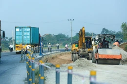 Hai gói thầu cải tạo, nâng cấp đường giao thông tại Khánh Hòa đều phát sinh yêu cầu làm rõ hồ sơ mời thầu. Minh họa: Nhã Chi