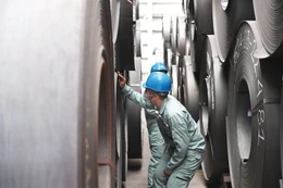 Tiêu thụ thép nửa đầu năm 2025 khả quan nhờ những tín hiệu tích cực của thị trường bất động sản và xây dựng. Ảnh: Hoàng Anh
