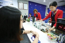 Đến ngày 10/10/2025, lãi suất cho vay bình quân đối với giao dịch phát sinh mới của các ngân hàng thương mại ở mức 6,55%/năm, tăng 0,03%/năm so với ngày 10/9/2025. Ảnh: Lê Tiên