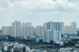 Khu tái định cư Bình Khánh (Thủ Thiêm) bỏ hoang nhiều năm và sau nhiều lần tổ chức đấu giá vẫn bất thành. Ảnh: Bảo Tín