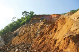 Kế hoạch Phát triển vật liệu xây dựng ở địa phương được xây dựng theo hướng tăng cường dự báo, cân đối cung - cầu và phương án ứng phó thiếu hụt, đặc biệt với vật liệu xây dựng thông thường và vật liệu san lấp. Ảnh: Xuân Mộc