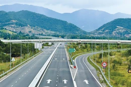 Nhà nước có thể tạm ứng cho doanh nghiệp dự án, nhà đầu tư để thực hiện tiểu dự án sử dụng vốn đầu tư công trong dự án PPP nhằm giảm gánh nặng chi phí cho doanh nghiệp và đẩy nhanh tiến độ giải ngân. Ảnh: Lê Tiên